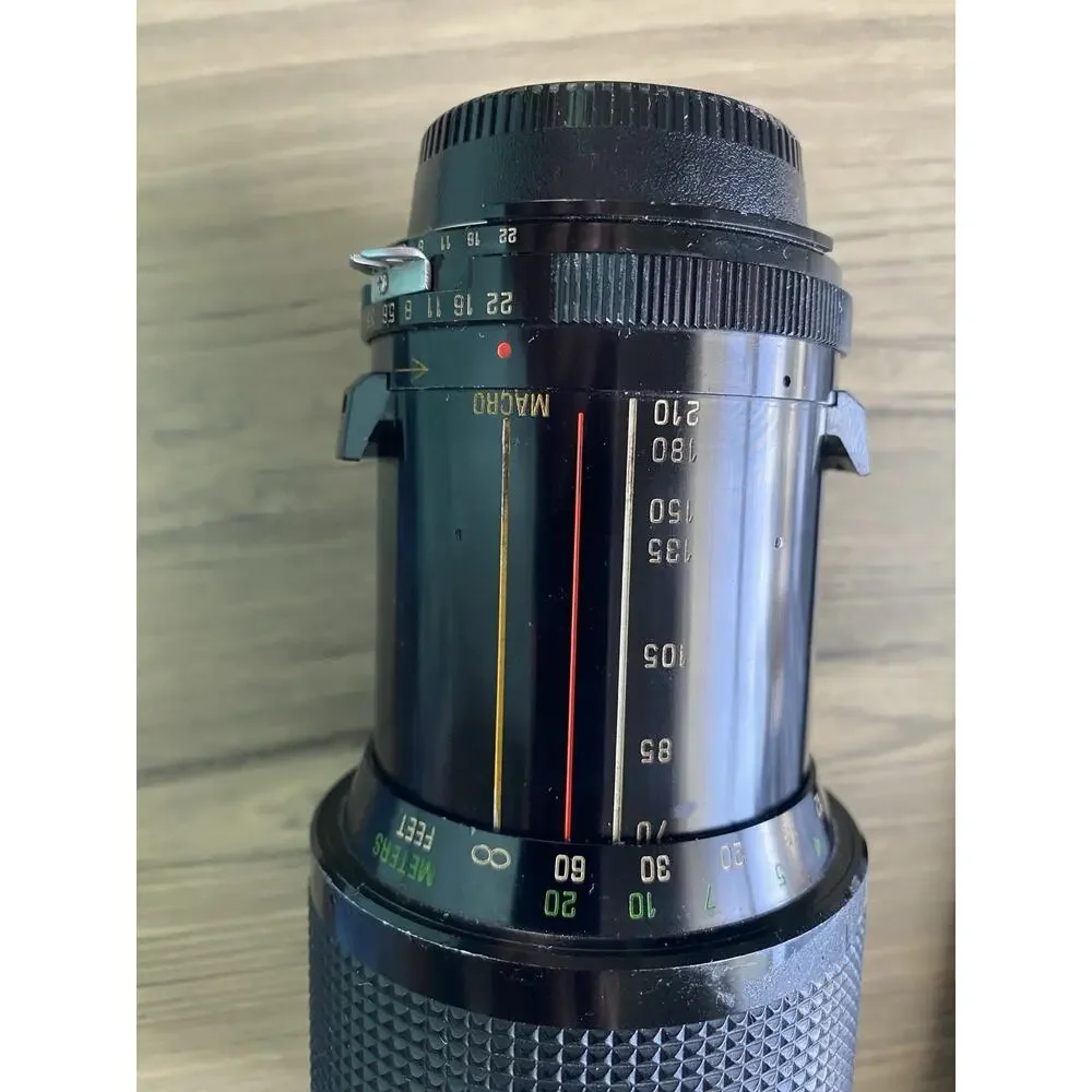 Vivitar Series 1 70-210mm f/3.5 Macro Zoom Lens